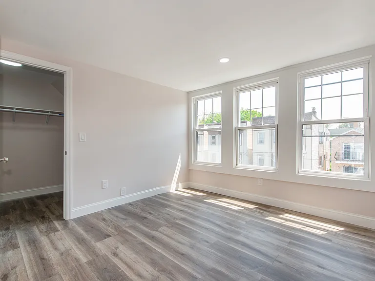181 S 11th St #3 — Photo 6