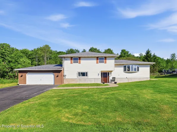430 Delaware St, Mayfield, PA 18433