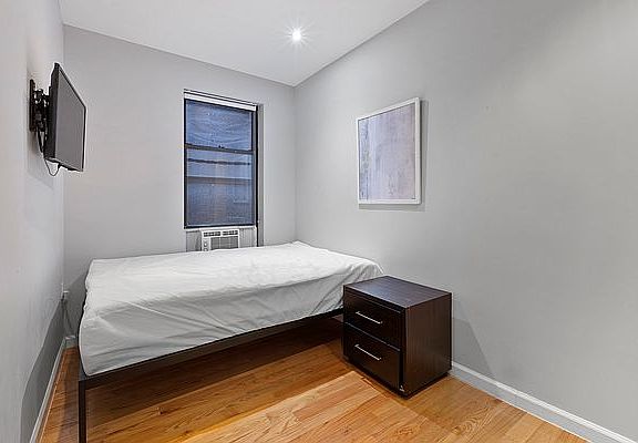 4th image of 312 W 114th St APT 22