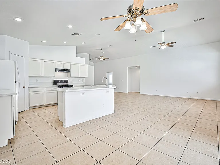 1201 Pueblo Hills Ave — Photo 3