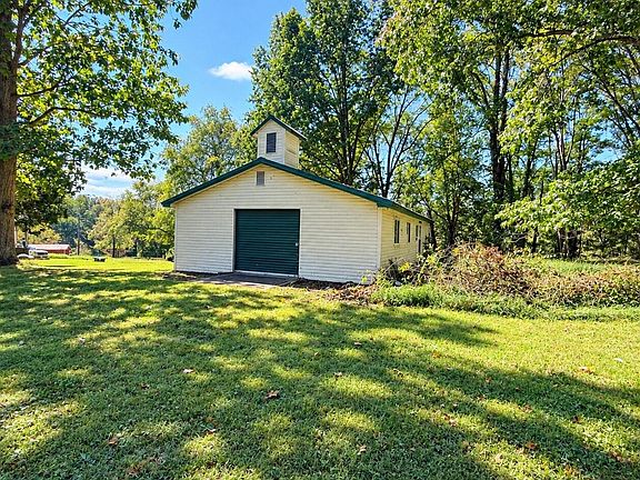 5th image of 150 Camp Meeting Rd