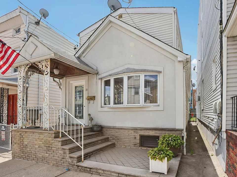 18 Patterson St
