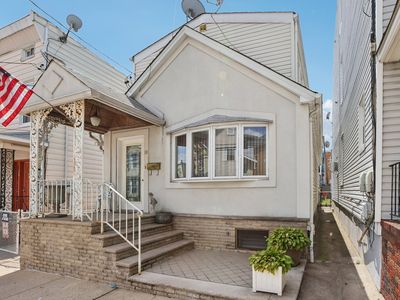 18 Patterson St, Harrison, NJ, 07029