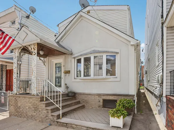 18 Patterson St, Harrison, NJ 07029
