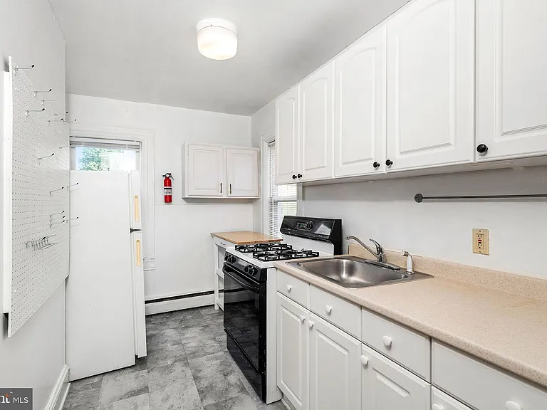 69 Pine St #2 — Photo 5