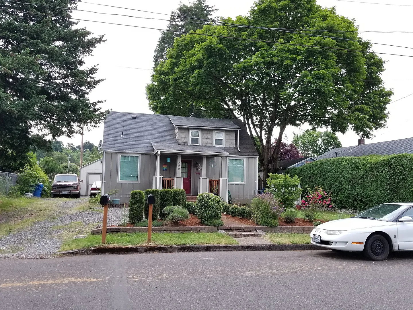 3 bed 2 bath home! Easy freeway Access! Great Location! — Photo 1