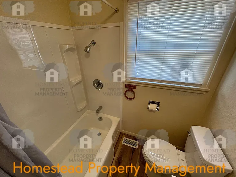 287 SE Ash St — Photo 20