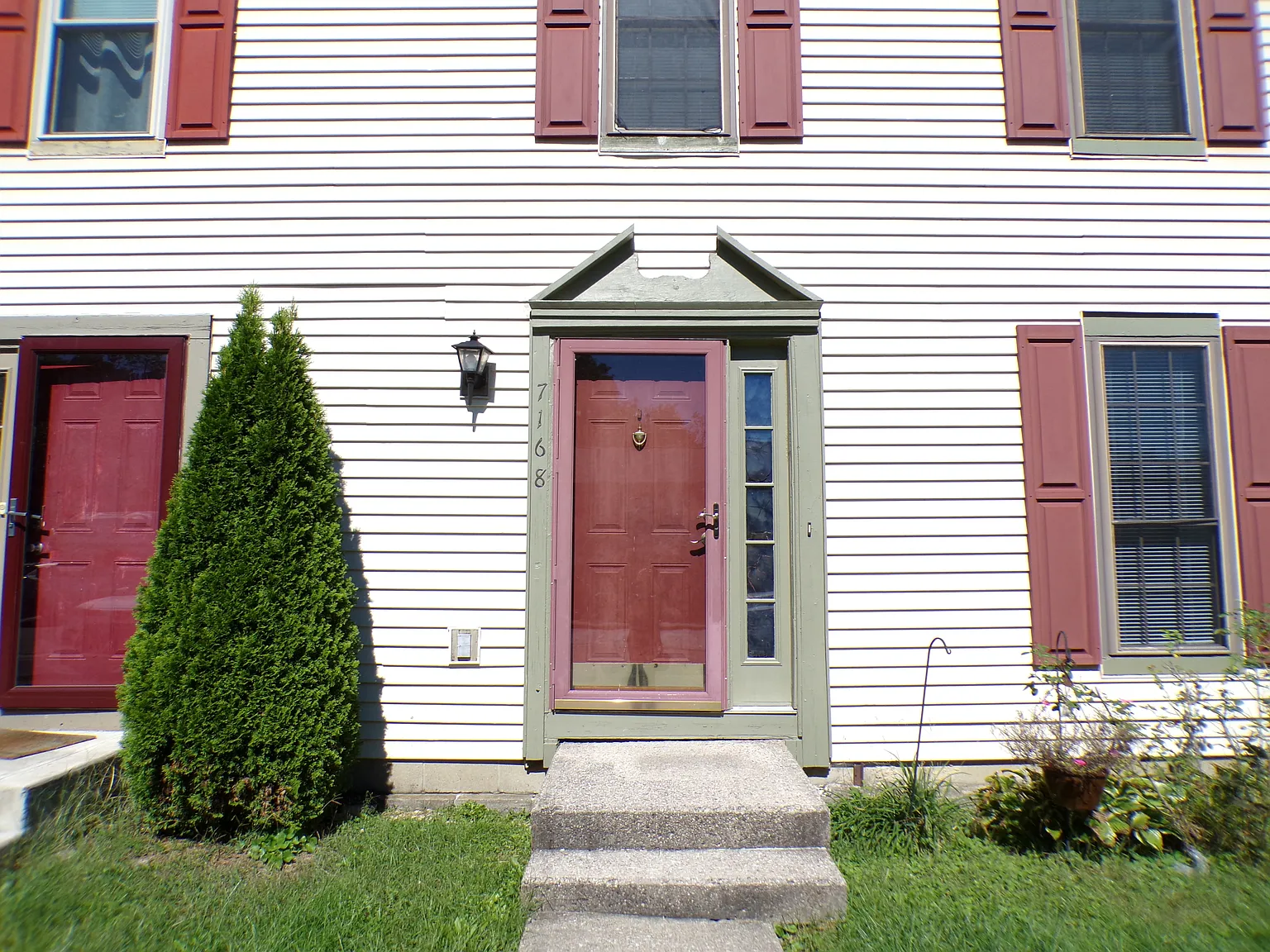 2 bed, 1.5 bath, $1,250 — Photo 2