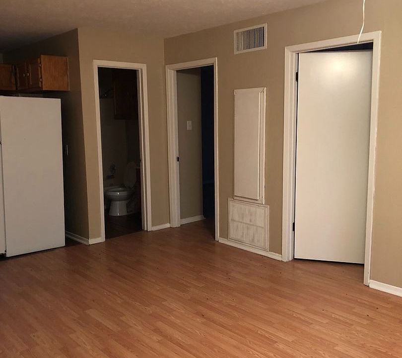 1st image of 2411C Jaguar Dr