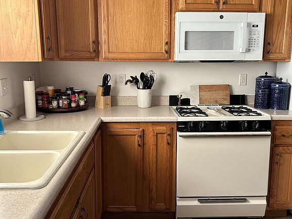 Tons of kitchen storage