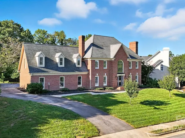 475 44th Ave NW, Hickory, NC 28601