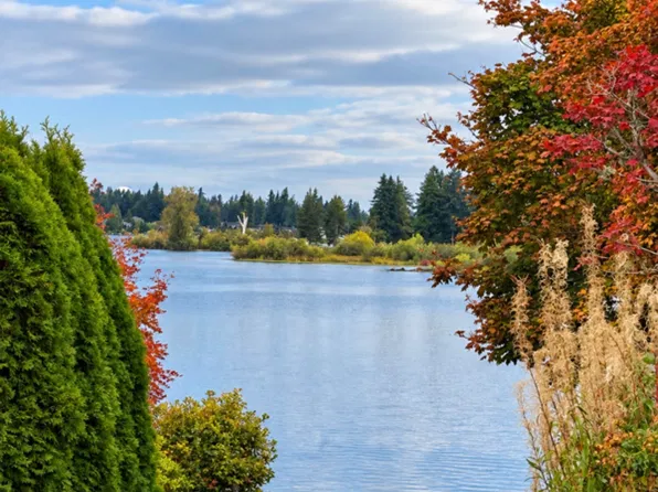 2504 211th Ave E, Lake Tapps, WA 98391