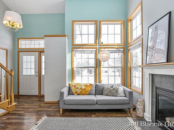 4th image of 617 Avanti St NW