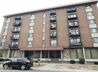 8359 W Addison St APT 204, Chicago, IL 60634