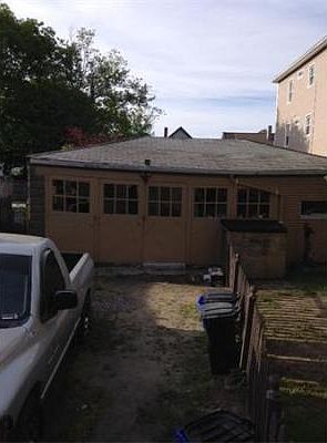 2nd image of 205 Austin St