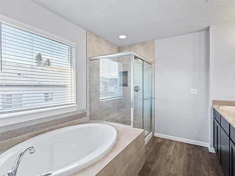 1229 S Greenacres Ct — Photo 25