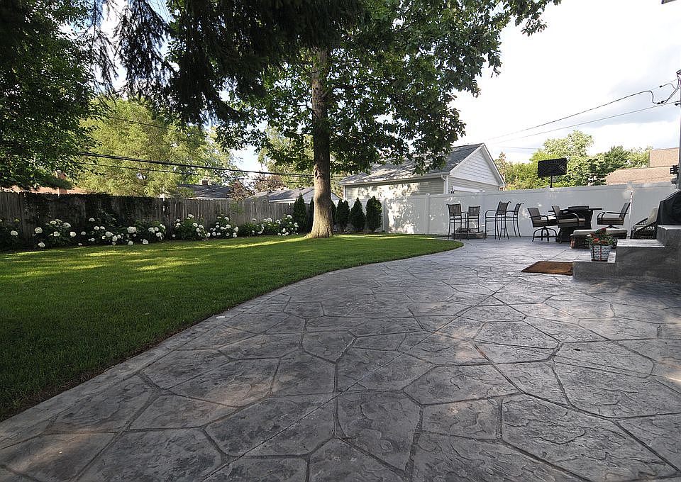 2nd image of 2254 Earlmont Rd