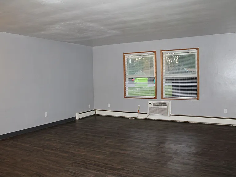 430 W Calumet St — Photo 15