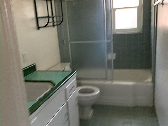 3rd image of 4013 Warren Ave