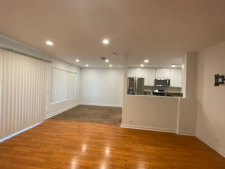 12128 Wilsey Way — Photo 3