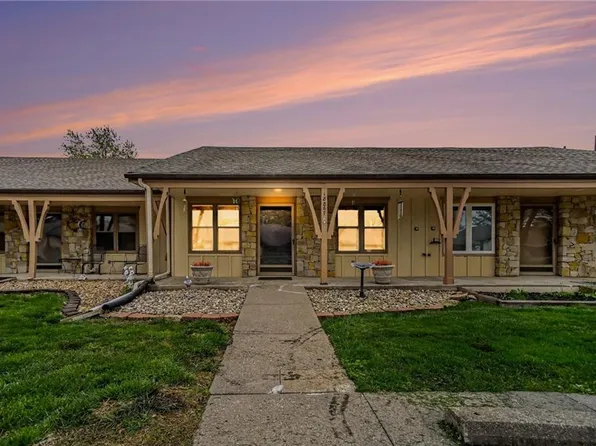 18867 Sunrise Dr, Belton, MO 64012