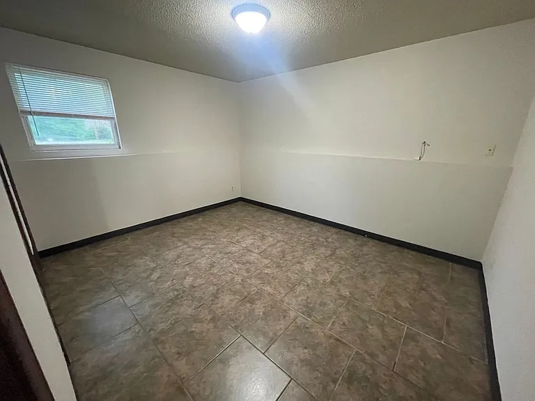 4453 W Bellview Dr — Photo 8