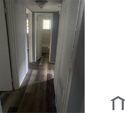 3rd image of 3000 Sunset St