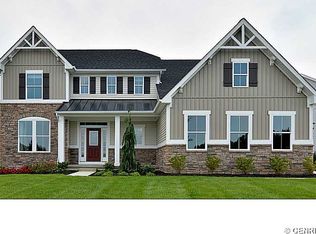 6020 Amber Dr, Farmington, NY 14425