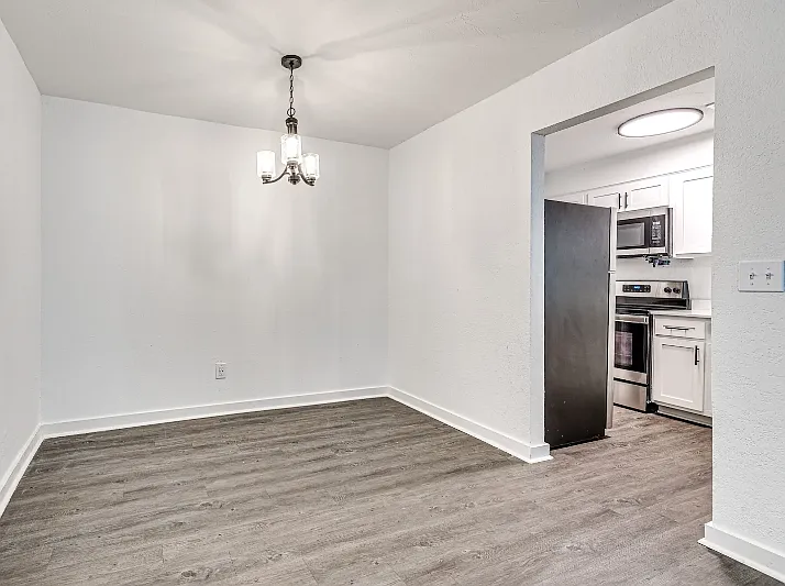 27 Akin Dr — Photo 2