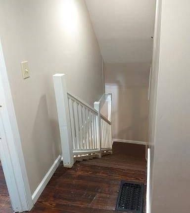 3rd image of 216 Mardell Pl SW