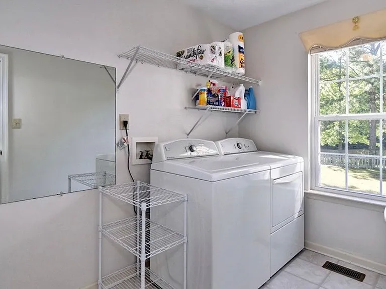 110 Bugle Ct — Photo 42