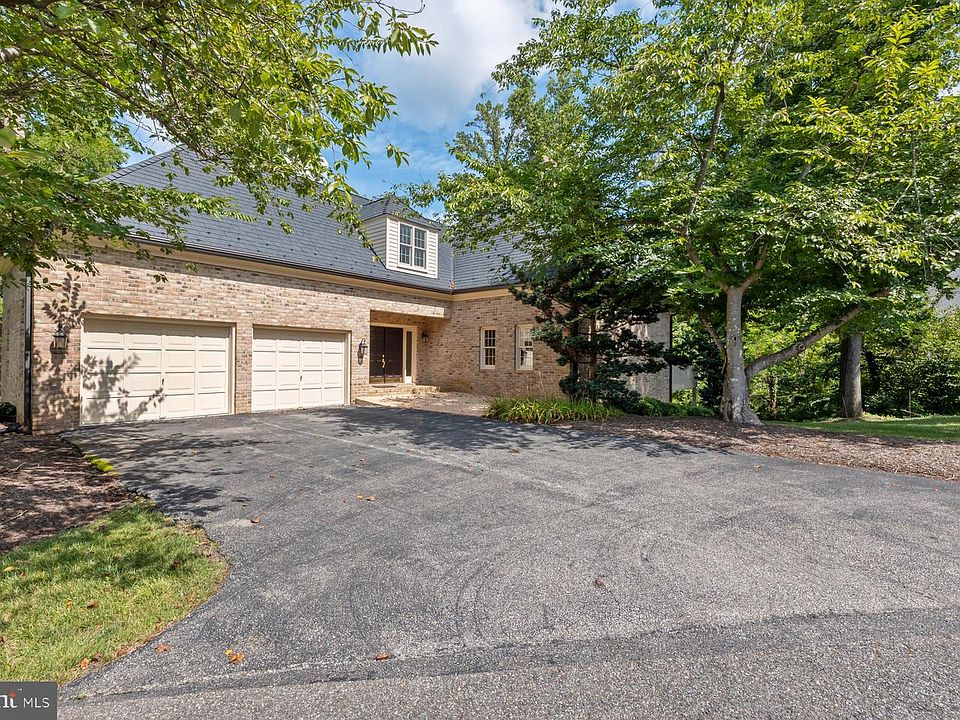 1st image of 370 S River Landing Rd #370
