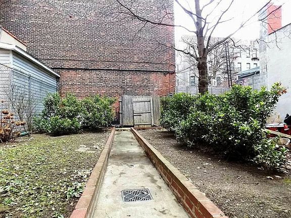 4th image of 550 Saint Marks Ave #Gl