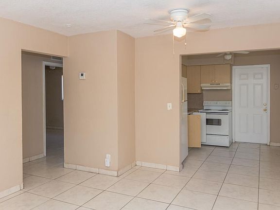 Living/dining area