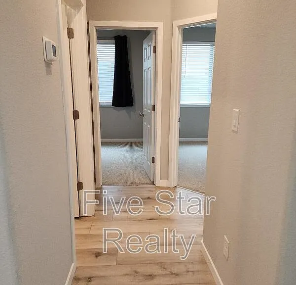 2203 Woodlet St — Photo 14