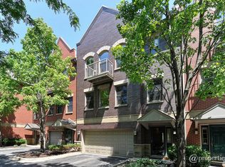 556 E 32nd St #D, Chicago, IL 60616