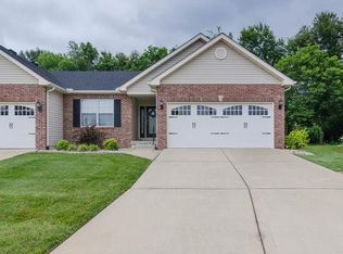 459 Bandmour Pl, O'Fallon, IL 62269