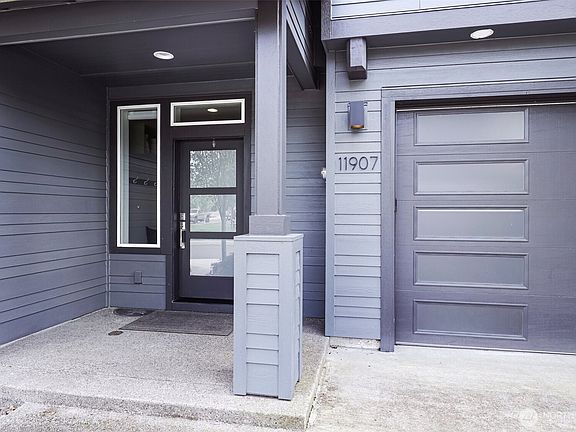 2nd image of 11907 NE 108th Street