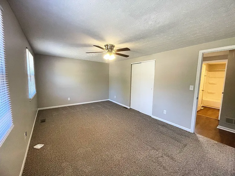 5516 Hasbrook Dr — Photo 14