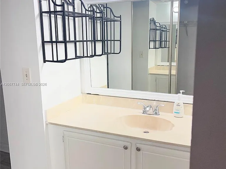 9777 Westview Dr #1121 — Photo 13