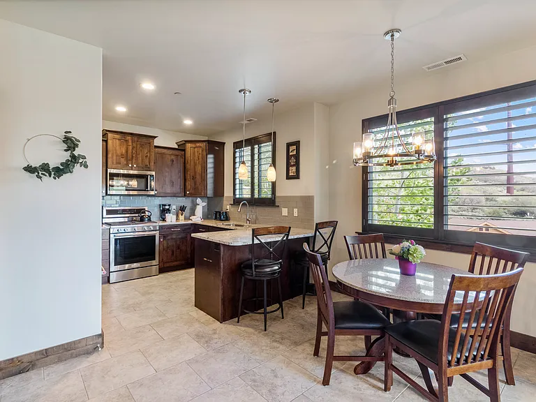 Kitchen / Dining