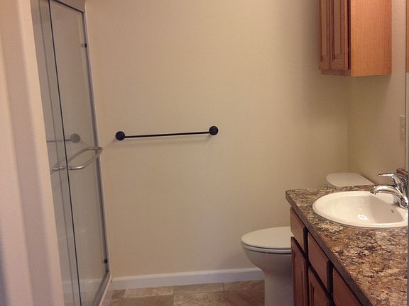 5th image of 613 Roundhouse Dr #615