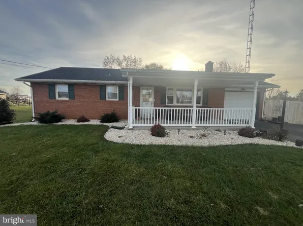 1340 Brenda Dr, Greencastle, PA 17225