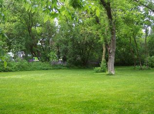 500 Lake Bluff Rd, Thiensville, WI 53092