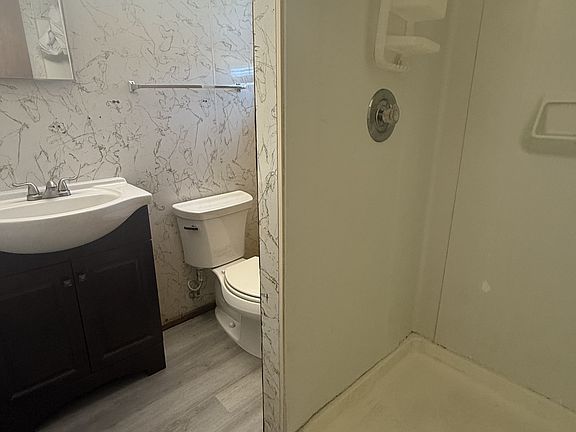 4th image of 1230 E 6th Ave
