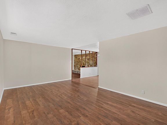 4th image of 307 Santa Elena Rd SE