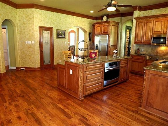 2nd image of 2111 Becky Ln