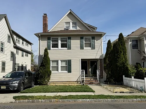 15 Edgar St #A Photo 1