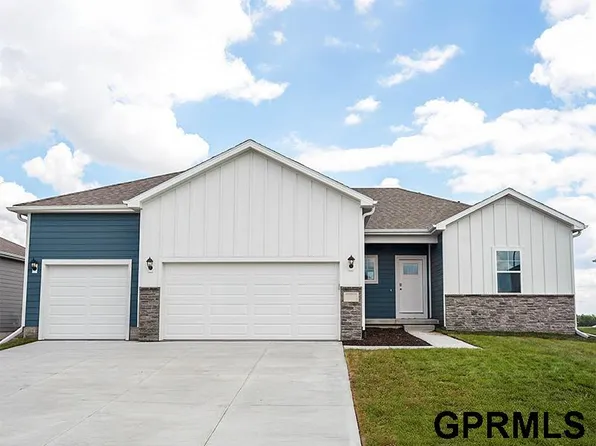 12405 205th Ave, Gretna, NE 68028