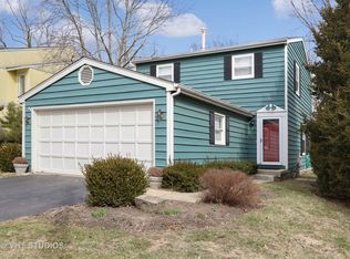 68 W Old Elm Rd, Lake Forest, IL 60045